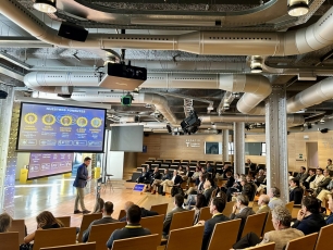 Hella se reivindica como proveedor global antes sus principales clientes de España y Portugal Hella se reivindica como proveedor global antes sus principales clientes de España y Portugal