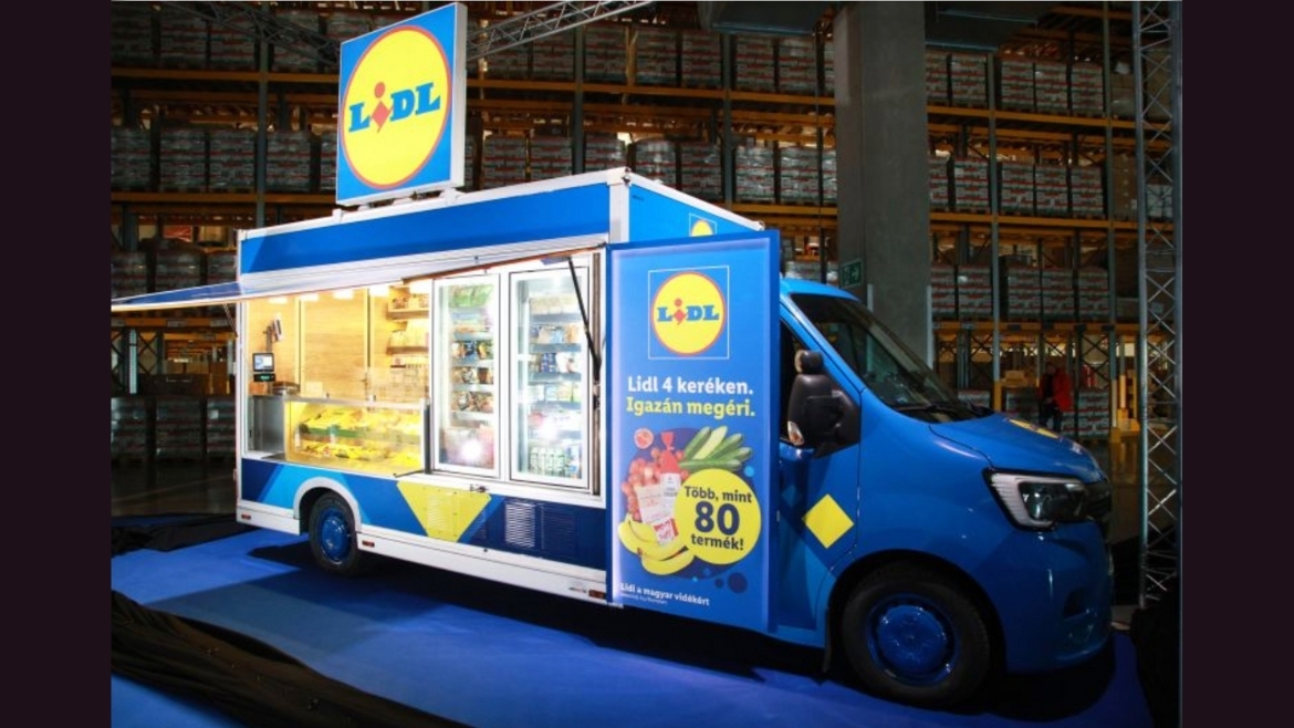 Lidl se adapta al entorno rural: sirve a los pueblos de Hungría mediante una tienda-autobús itinerante Lidl se adapta al entorno rural: sirve a los pueblos de Hungría mediante una tienda-autobús itinerante