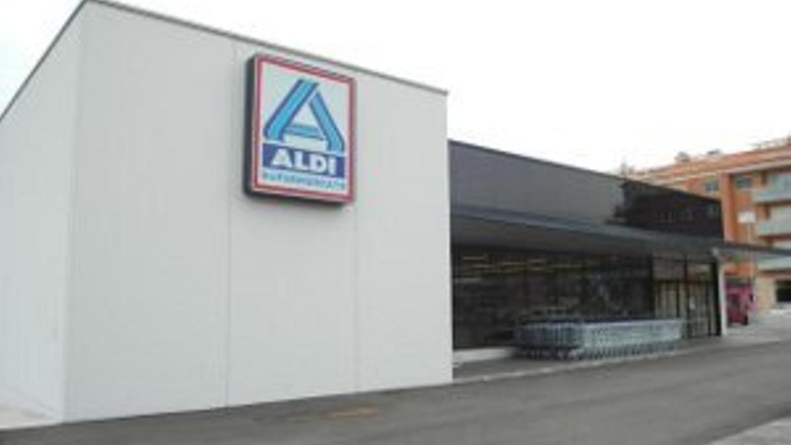 Exterior de un supermercado Aldi - 