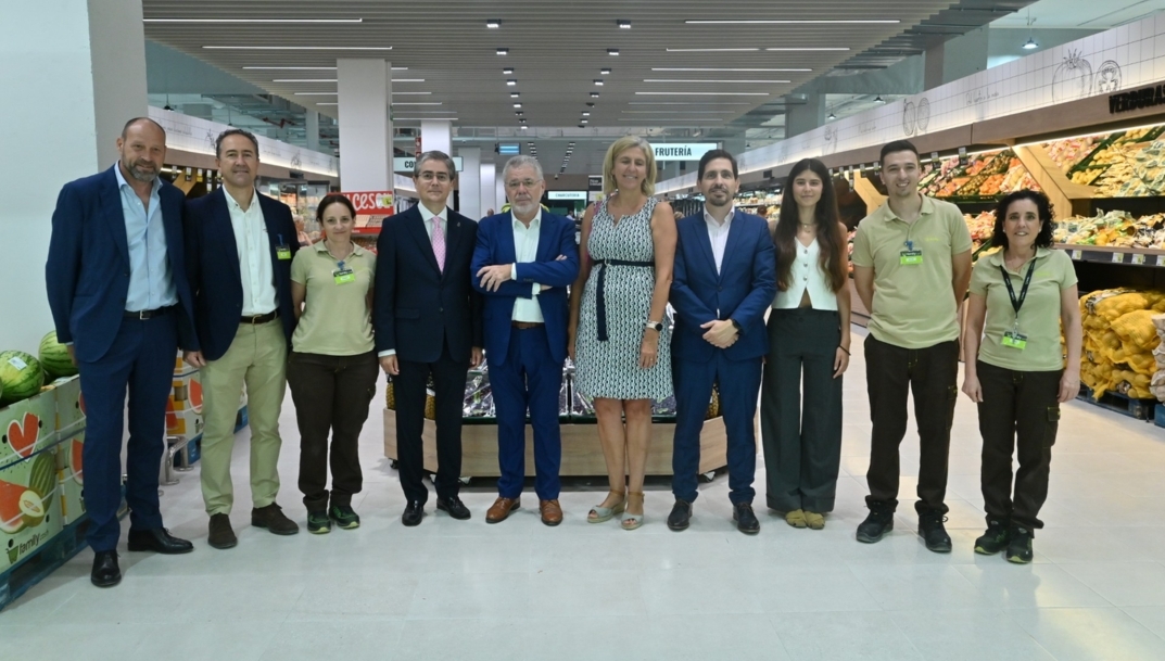 Family Cash abre un nuevo hipermercado en Murcia con el que suma tres centros en la región