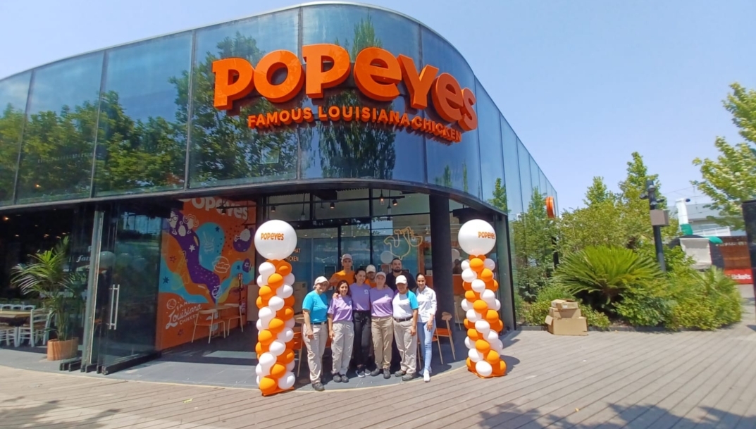 Nuevo restaurante Popeyes en el centro comercial Oasiz (Torrejón de Ardoz). - 