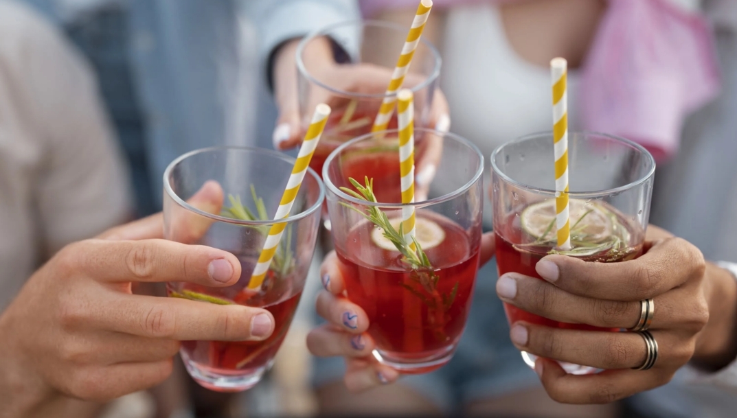 Más del 55% de la población española consume bebidas sin o bajas en alcohol, según un estudio  