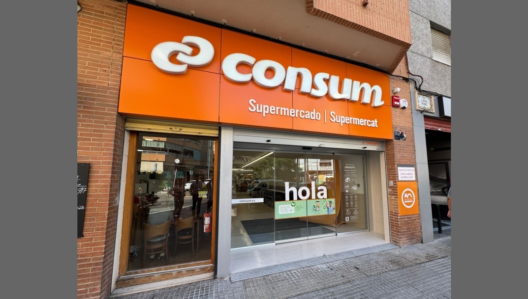 Consum reabre la primera tienda de su historia que cumple 50 años