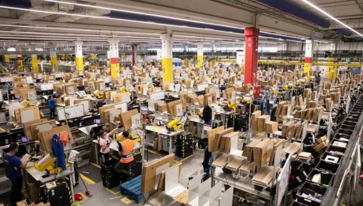 Centro logístico de Amazon en El Prat (Barcelona).