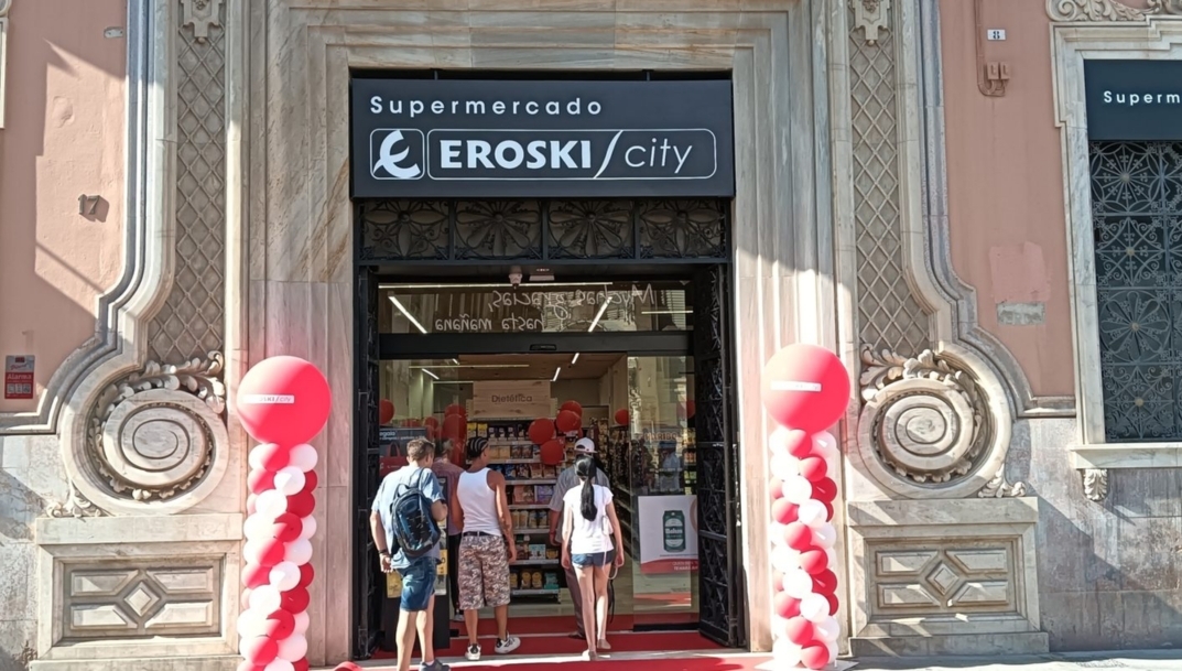 Eroski se refuerza en Valencia capital con un nuevo supermercado franquiciado