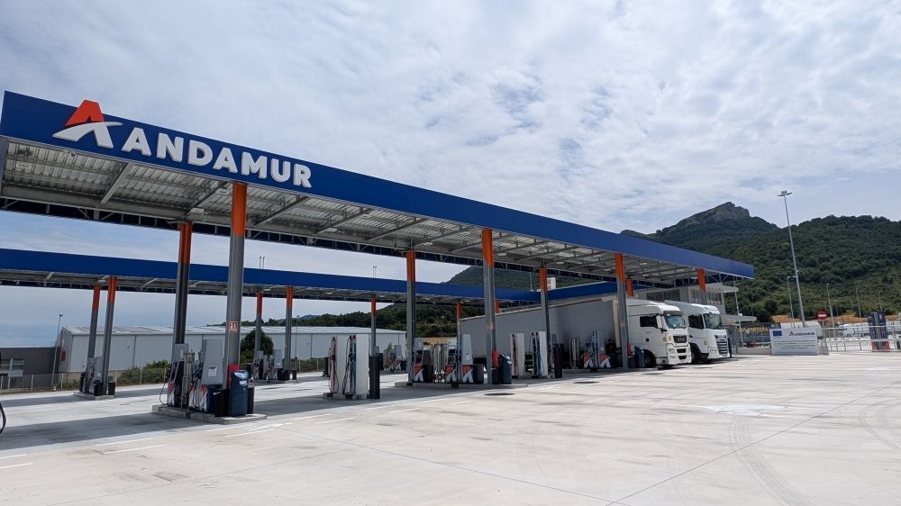 Andamur inaugura su Área de Servicio San Román II, referente en seguridad para el transporte internacional