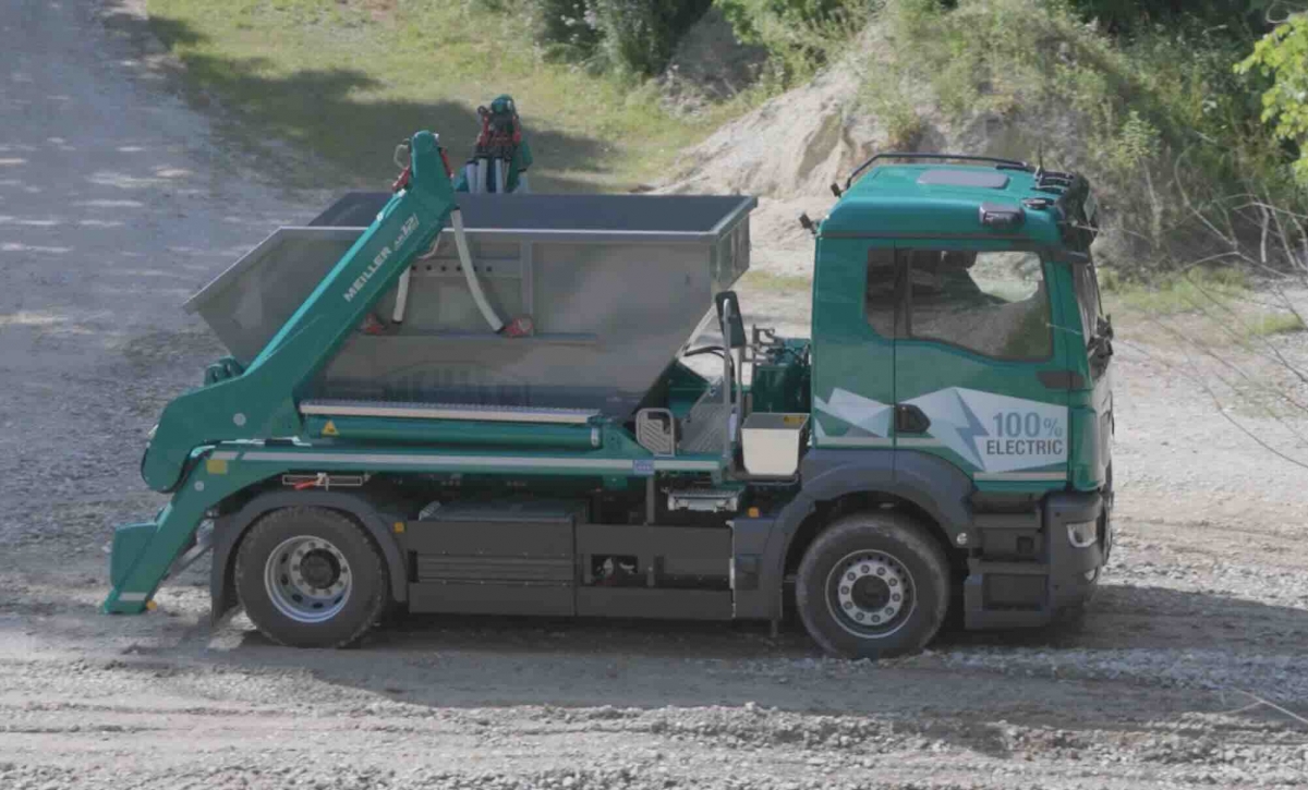 Con 333 cv y 14 t el dos ejes testado iba sobrado de potencia.
