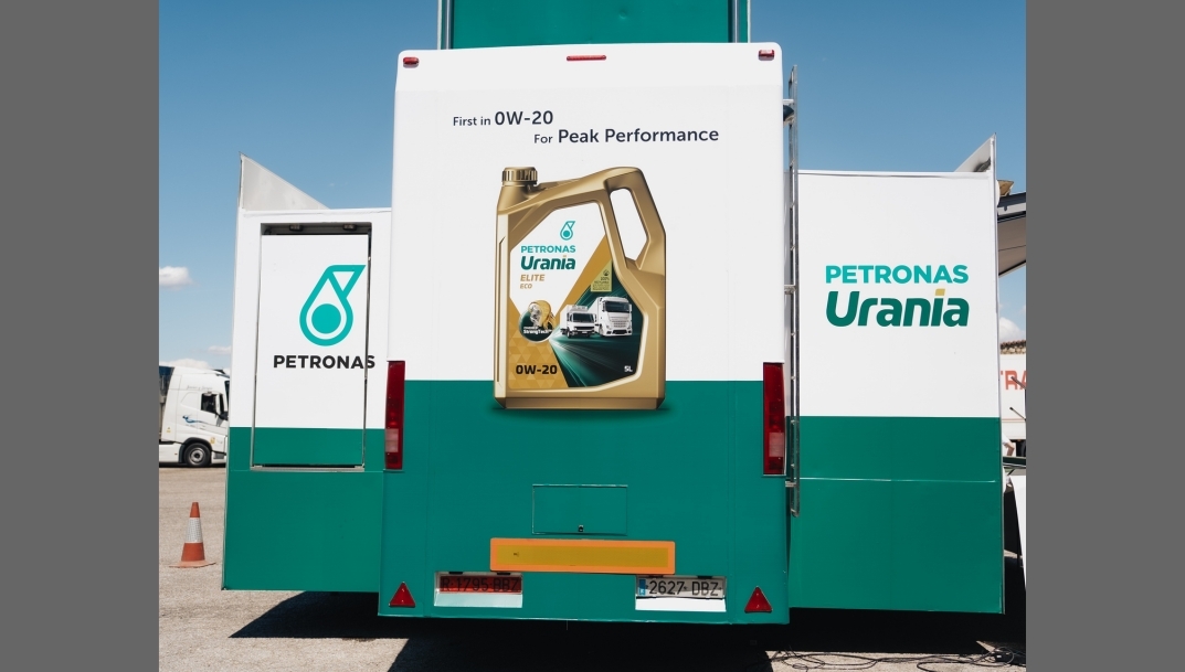 Petronas presenta la versión mejorada de su lubricante Urania para vehículos industriales