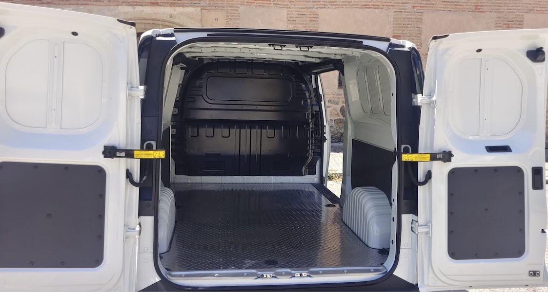Hasta 180º se abren las puertas de la Deliver 7.