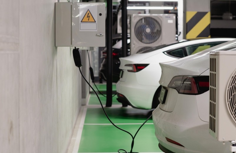 Los coches eléctricos gustan, pero sus talleres no: crecen las esperas y las visitas múltiples para repararlos