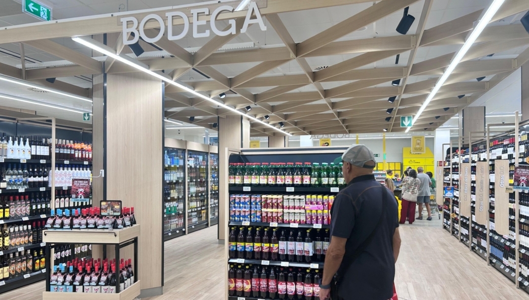 Bodega del recién abierto Alimerka de Avilés.