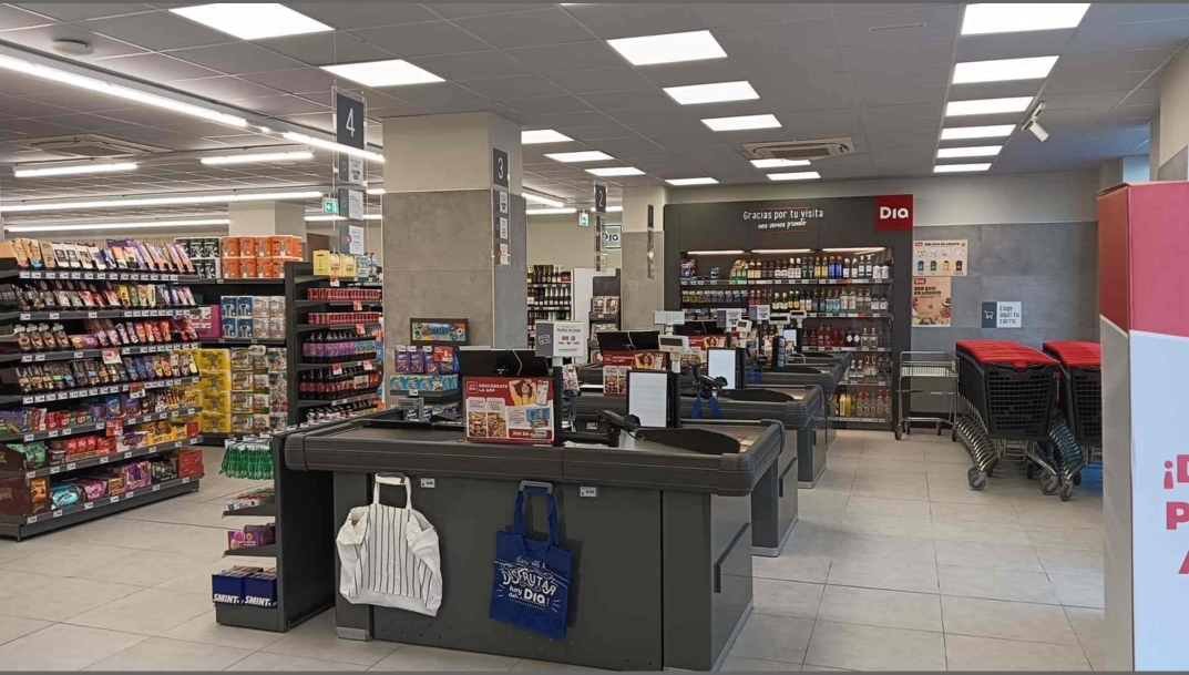 Línea de cajas del nuevo Dia de Sanlúcar de Barrameda.