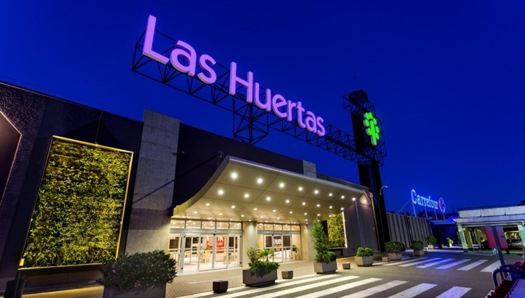 Lar España vende los centros comerciales Las Huertas de Palencia y Txingudi de Irún por 40,5 millones