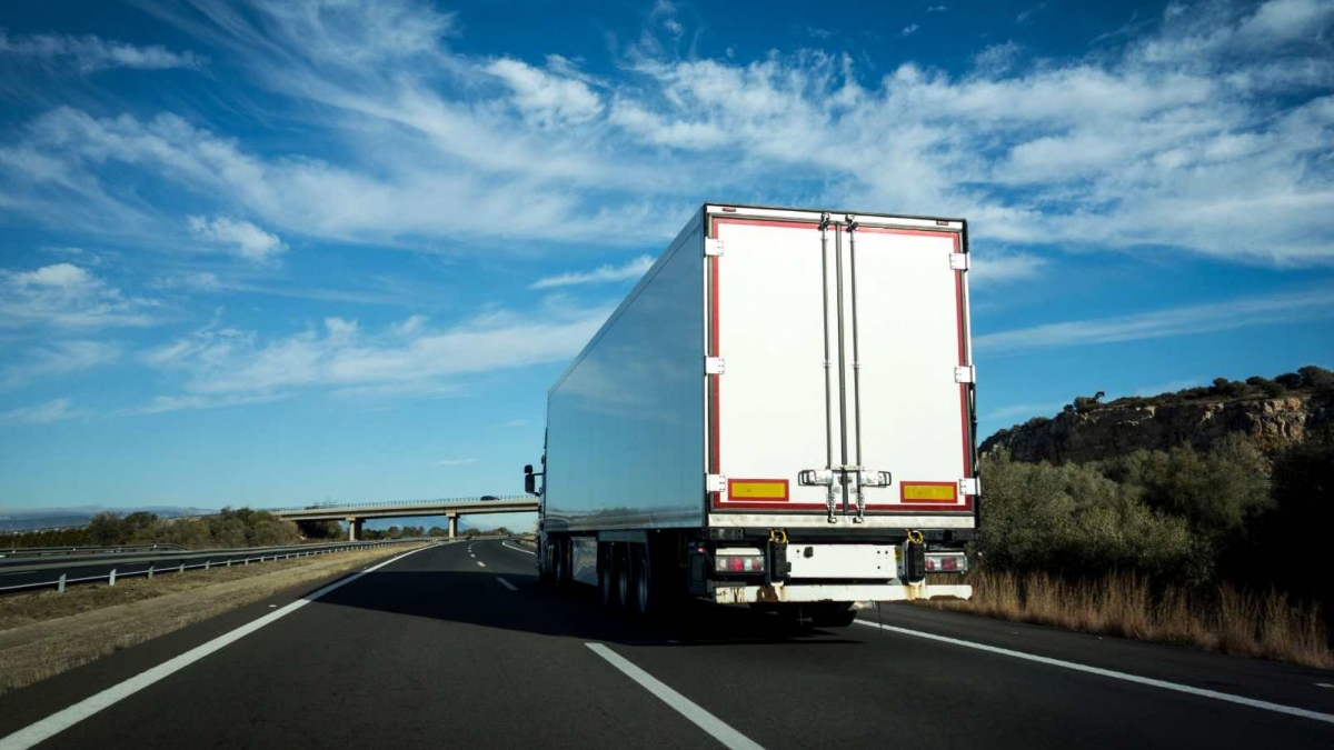 La situación actual podría dificultar el control por parte de los agentes de tráfico en carretera del cumplimiento de la normativa sobre tiempos de conducción y descanso, según Fenadismer. - 