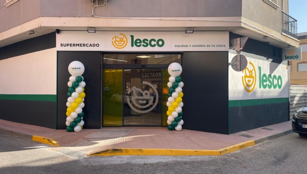 Fachada del supermercado Lesco de Pliego (Murcia).