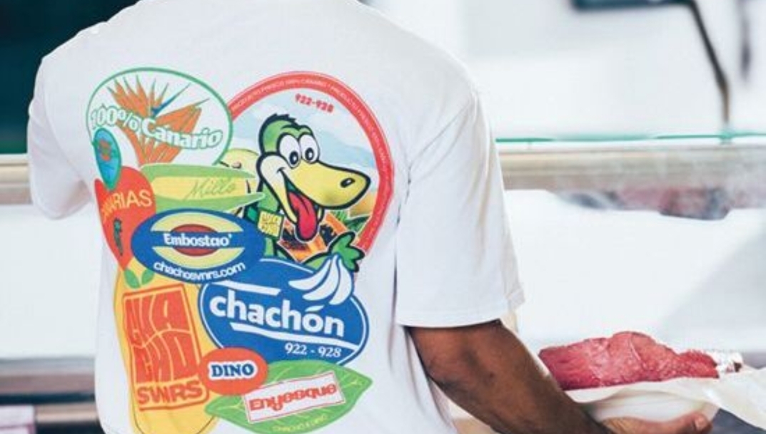 HiperDino lanza su primera colección de ropa y accesorios con marcado acento canario
