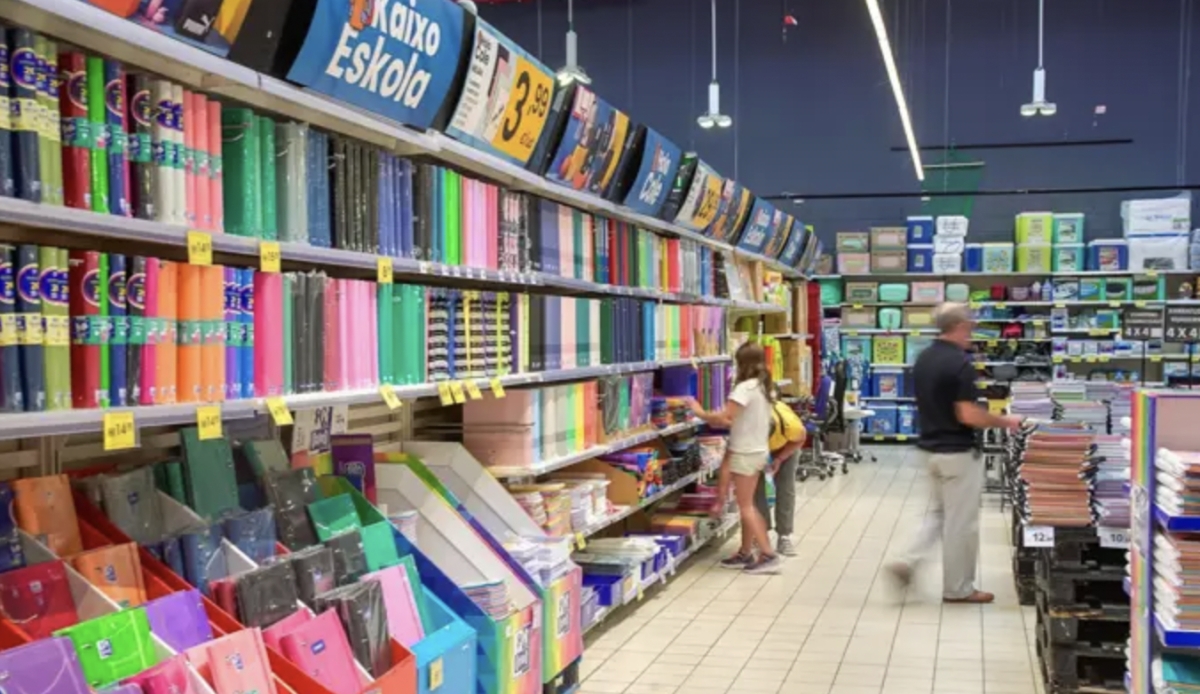 Los hipermercados de Eroski (+3,5%) brillan en la vuelta al cole