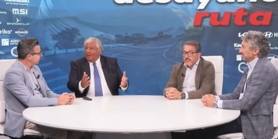 Imagen de la mesa redonda en Negocios TV. - 