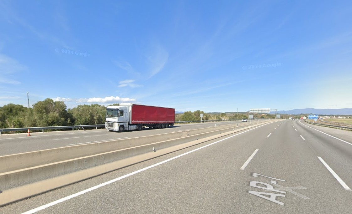 Tramo de la AP-7 a su paso por Figueras. - 
