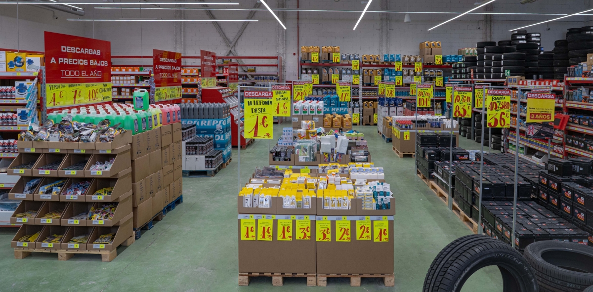Las nuevas instalaciones disponen de infinidad de equipamiento para el profesional del taller.
