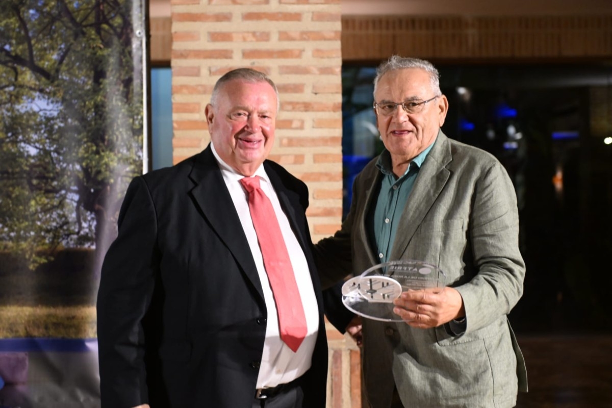 José María Arnedo y Ovidio de la Roza.