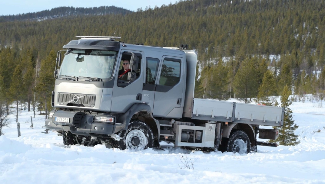 Volvo presenta la versión mejorada y más robusta de su camión FL 4X4 