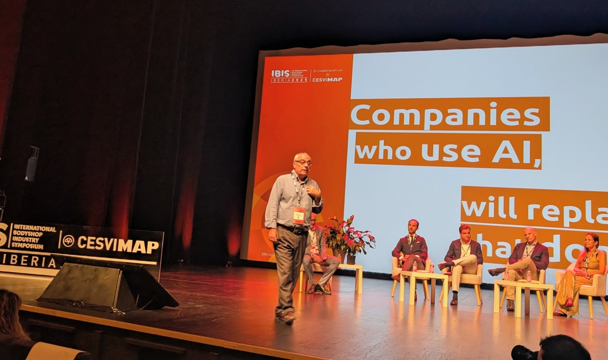 Ramón Antelo (Capgemini) en la mesa redonda sobre IA en el pasado IBIS Iberia 2025. - 