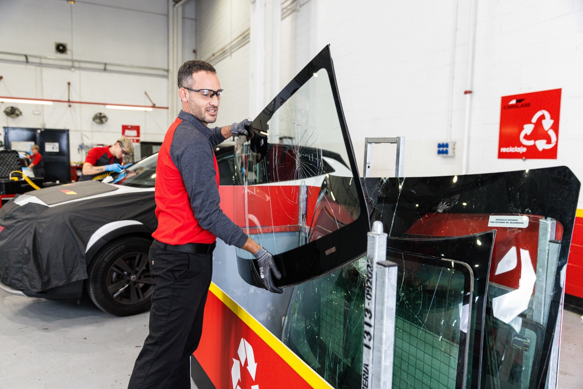 Carglass realizó 163.000 operaciones en 2024 con un ratio de reparación vs. sustitución del 28%