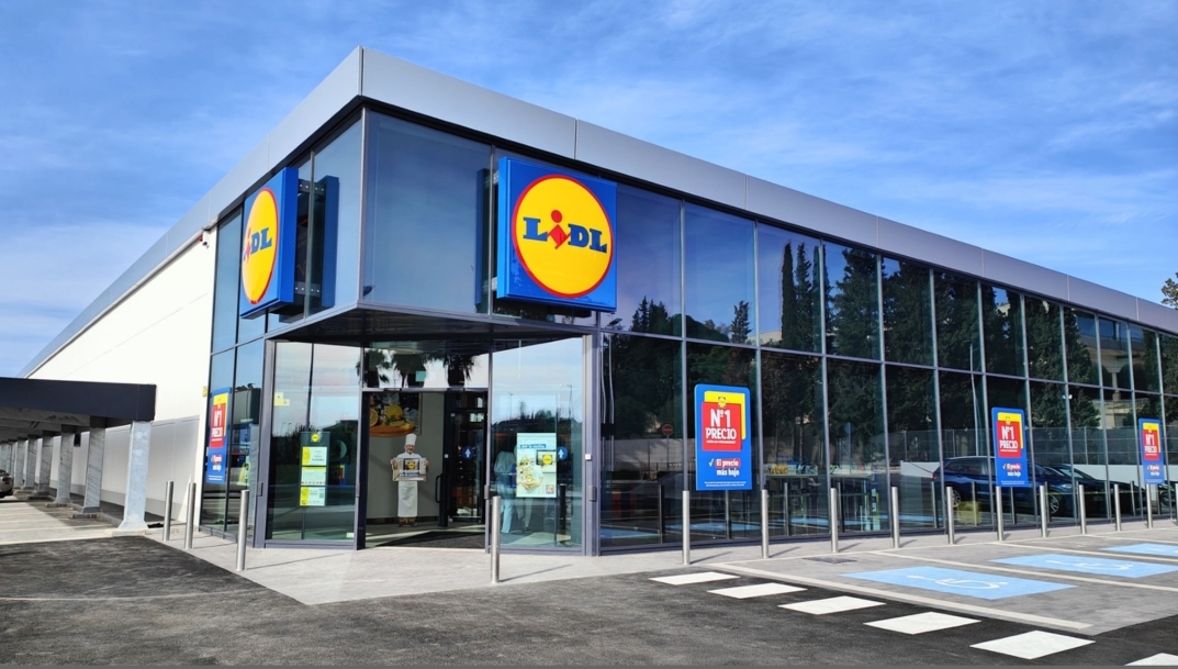 Lidl invierte 2,6 millones en modernizar su tienda de Manresa (Barcelona)