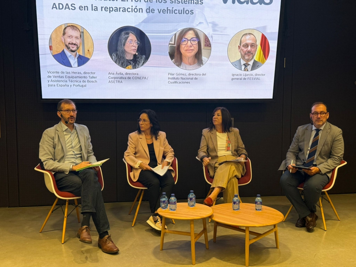 Fotografía tomada durante la mesa redonda del proyecto VIDAS sobre sistemas ADAS.