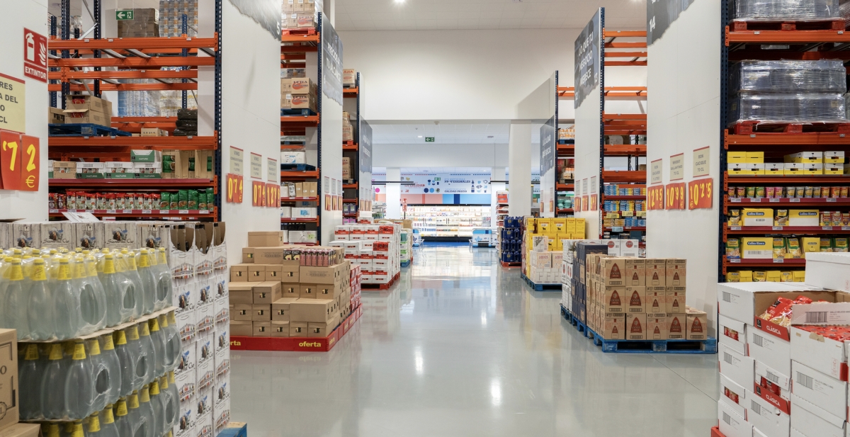 Interior del nuevo Cash Unide de Santander.