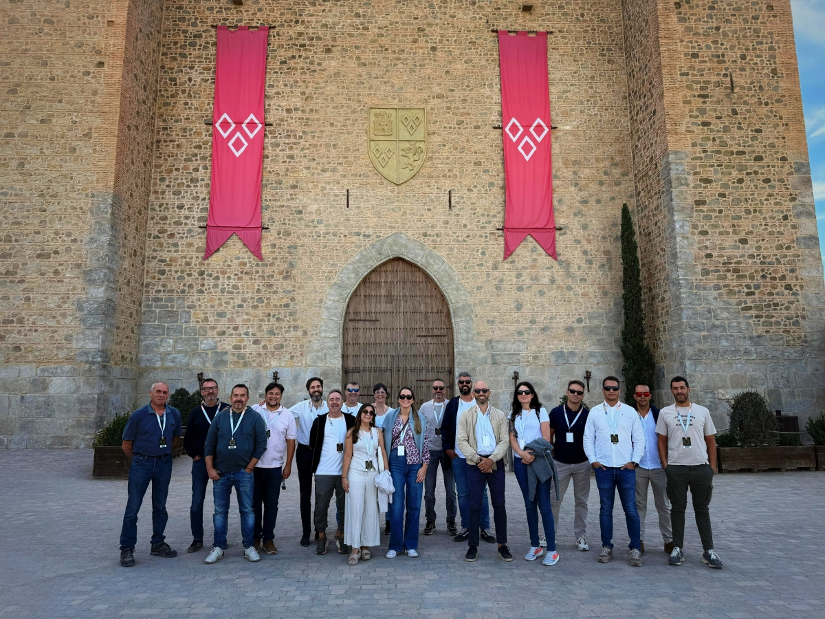 Los representantes de zona de Vulco, durante su visita a Puy du Fou, en Toledo. - 