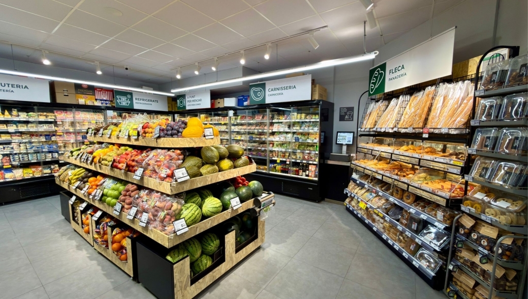 Interior del nuevo Carrefour Express de Vilafranca del Penedès.