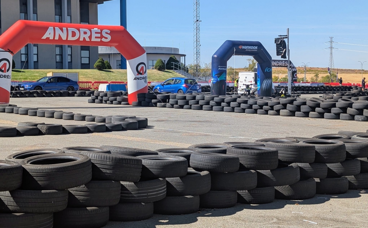 Zona exterior para conducción de vehículos.