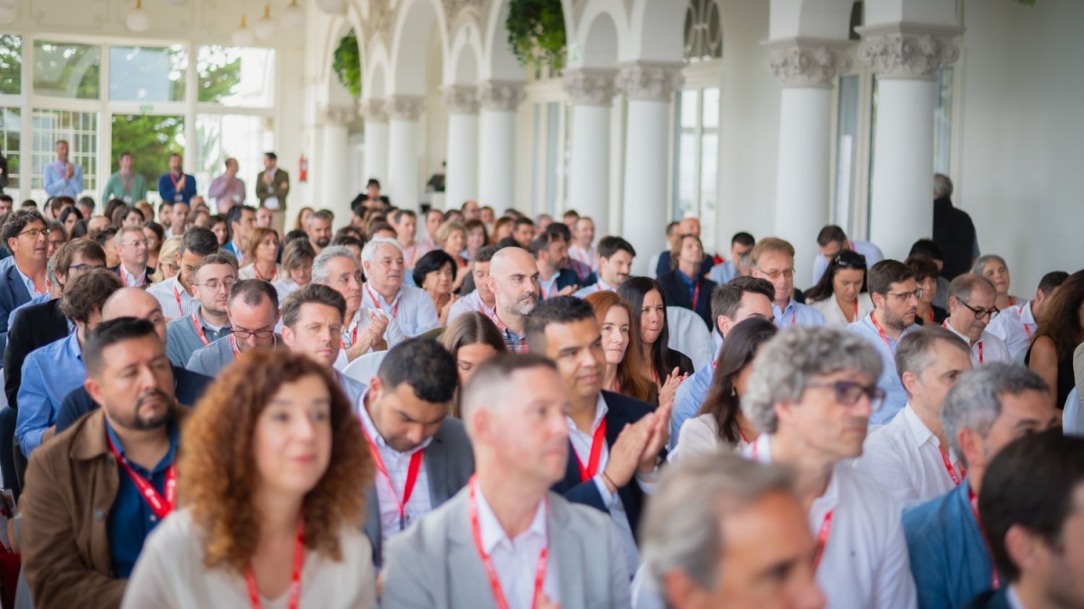 El acto se celebró en el hotel Real de Santander y congregó a cerca de 200 asistentes.