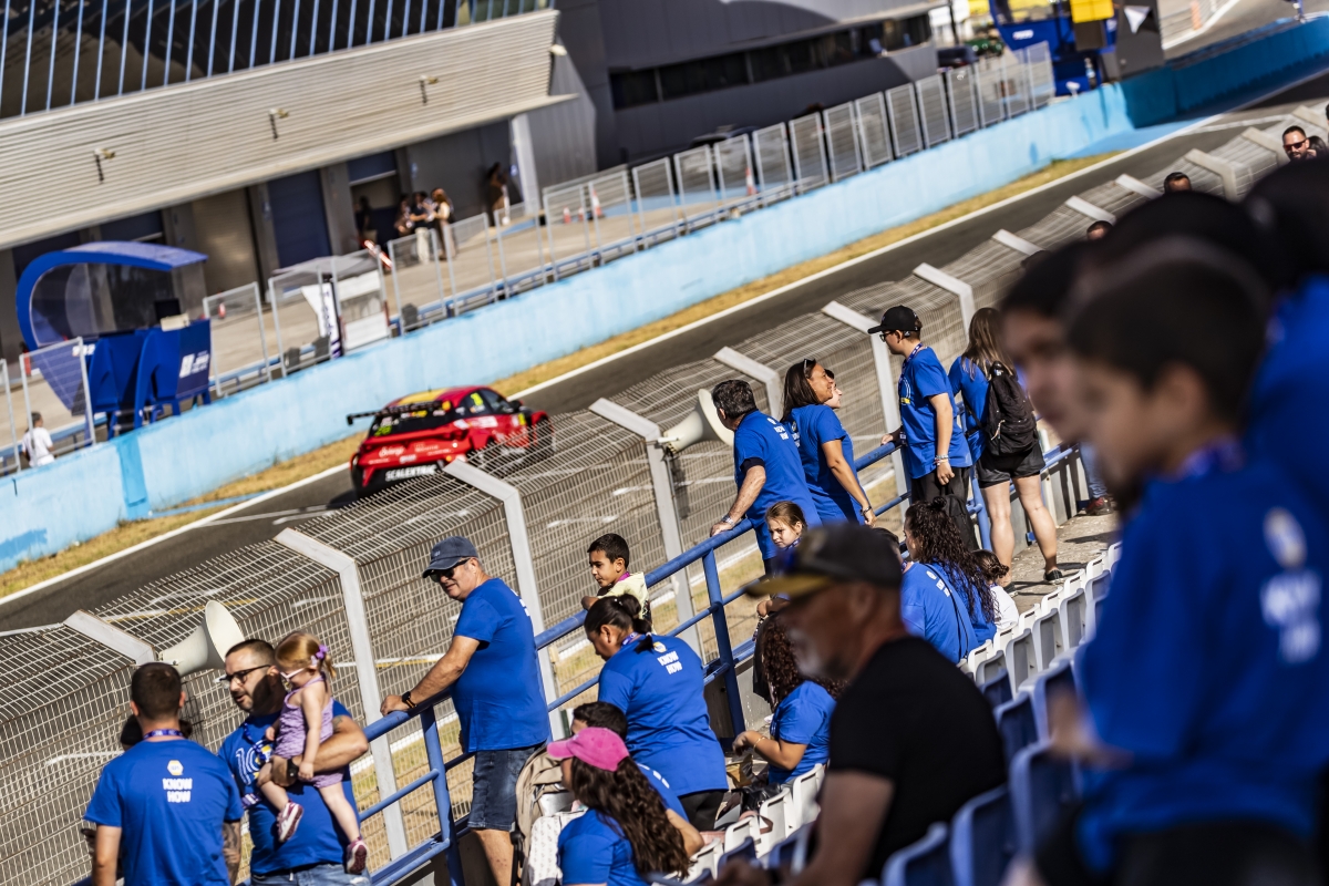 Jerez, simbiosis perfecta entre competición, automoción y ocio familiar, en una nueva escala del NAPA Racing Weekend
