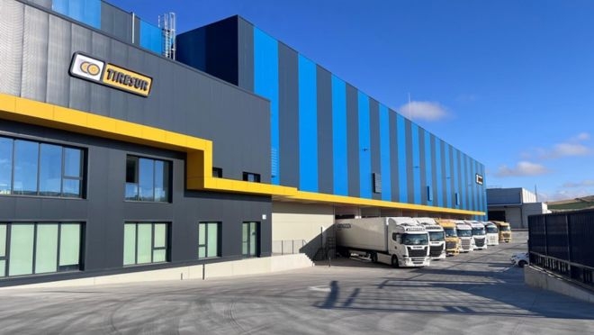 Tiresur festeja el primer aniversario de su almacén en Burgos: consolida su crecimiento en la puerta al norte de España