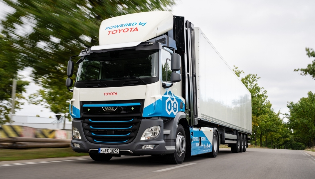 Toyota incorpora camiones de pila de combustible de hidrógeno a sus operaciones en Europa