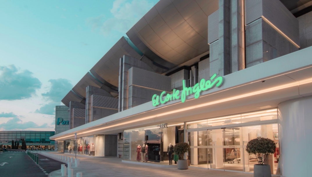 Fachada de un centro comercial de El Corte Inglés. - 