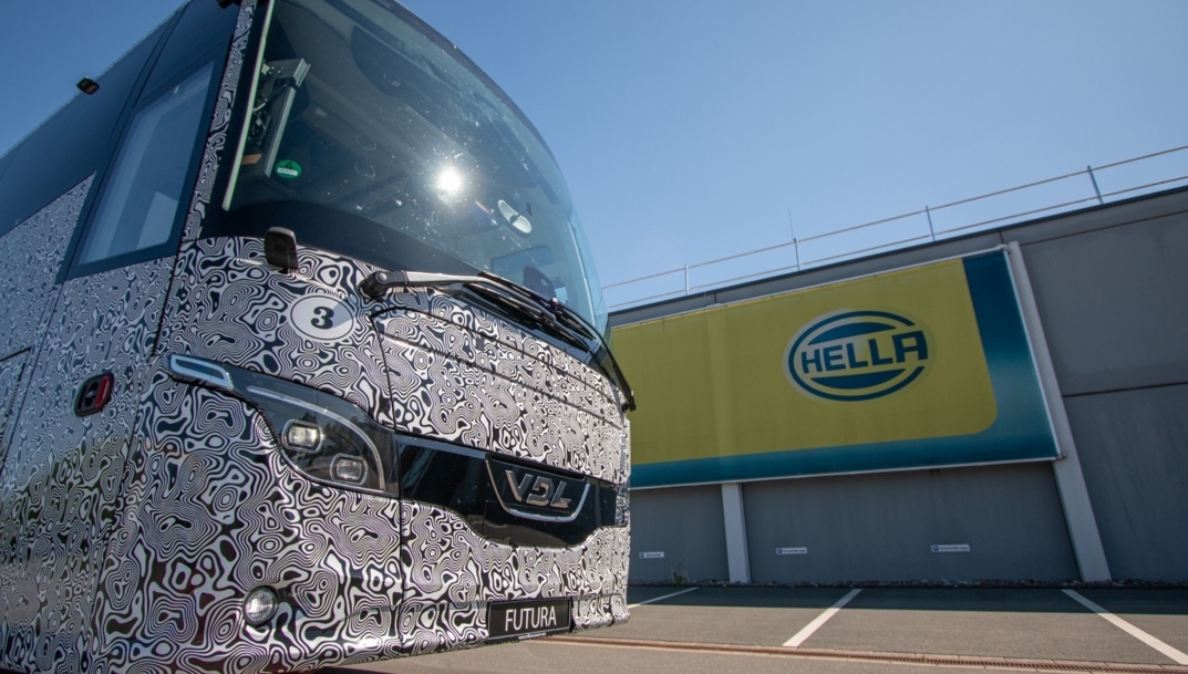 Forvia Hella suministrará faros personalizados al modelo Futura 3 de VDL Bus & Coach