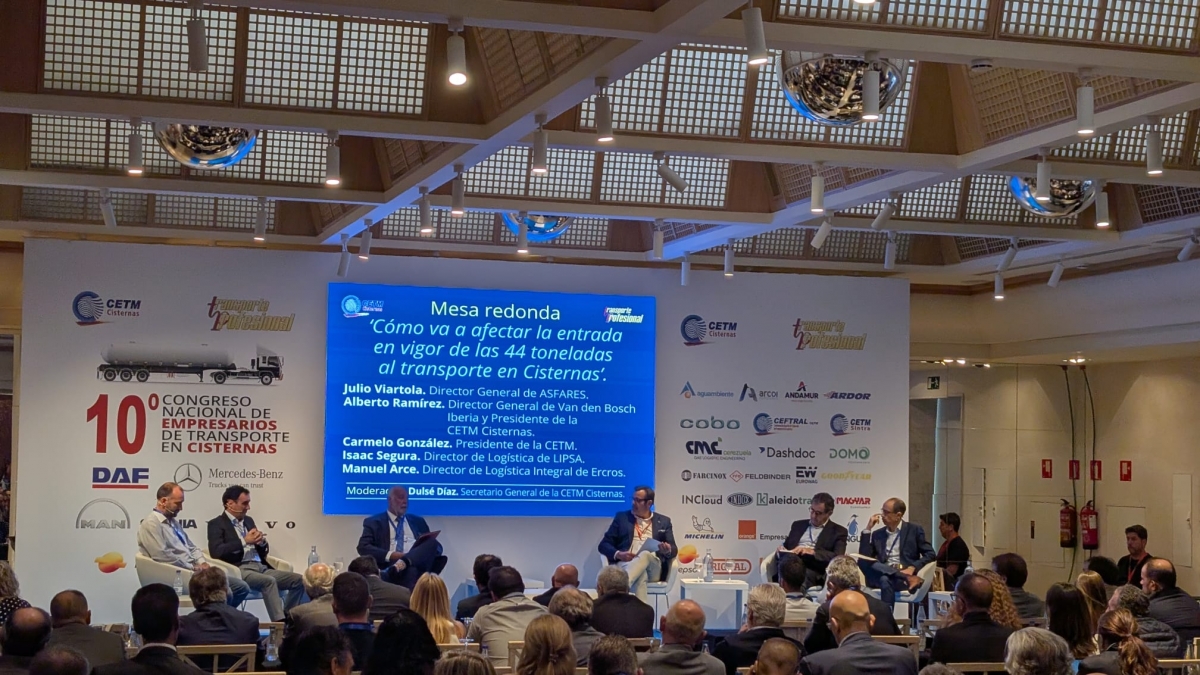 Mesa sobre las 44 toneladas en el Congreso de CETM Cisternas. - 