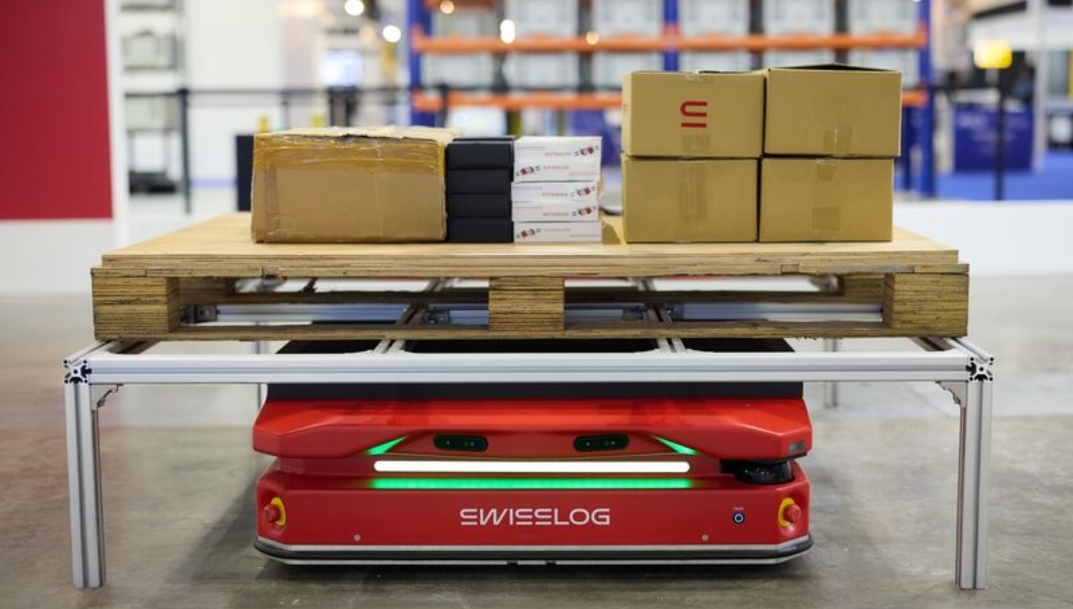 Swisslog presenta la serie IntraMove AMR para el transporte horizontal de palés