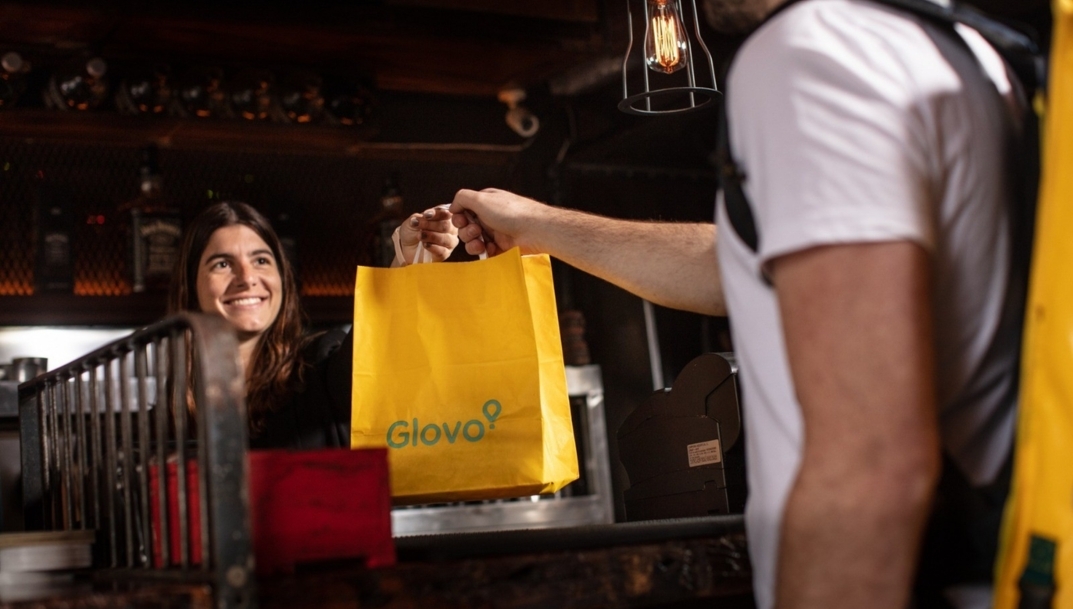 Glovo se une a Finmid para ofrecer soluciones financieras a más de 70.000 establecimientos