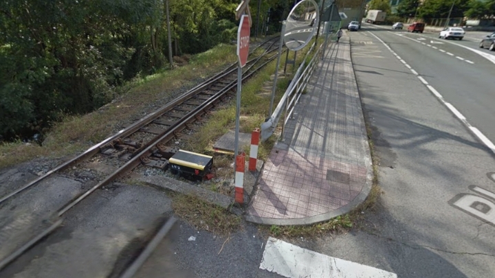 Muere un camionero al precipitarse a las vías del tren en Vizcaya
