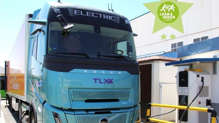 La empresa de transporte frigorífico TLX recibe su segunda estrella Lean & Green por reducir casi un 50% sus emisiones