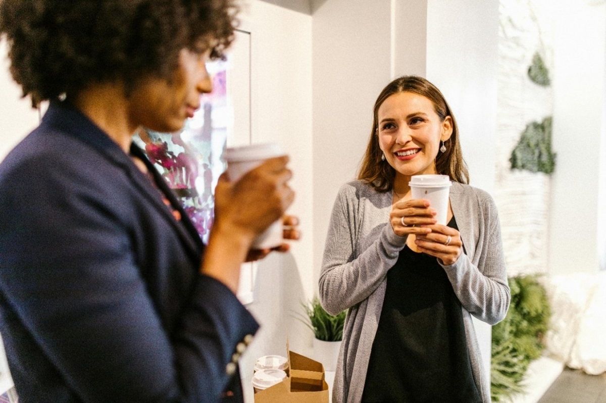 El café en la oficina: motor de energía y conexión entre equipos