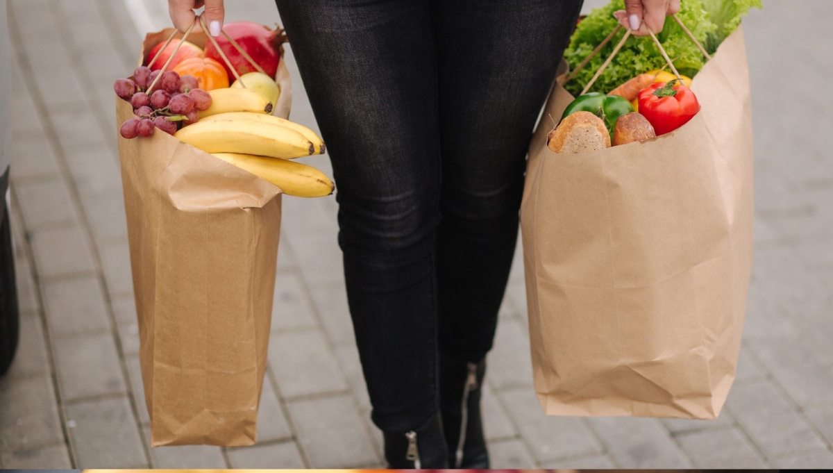 Las frutas y verduras se compran principalmente a granel en libre servicio, según un estudio de Aecoc Shopperview.