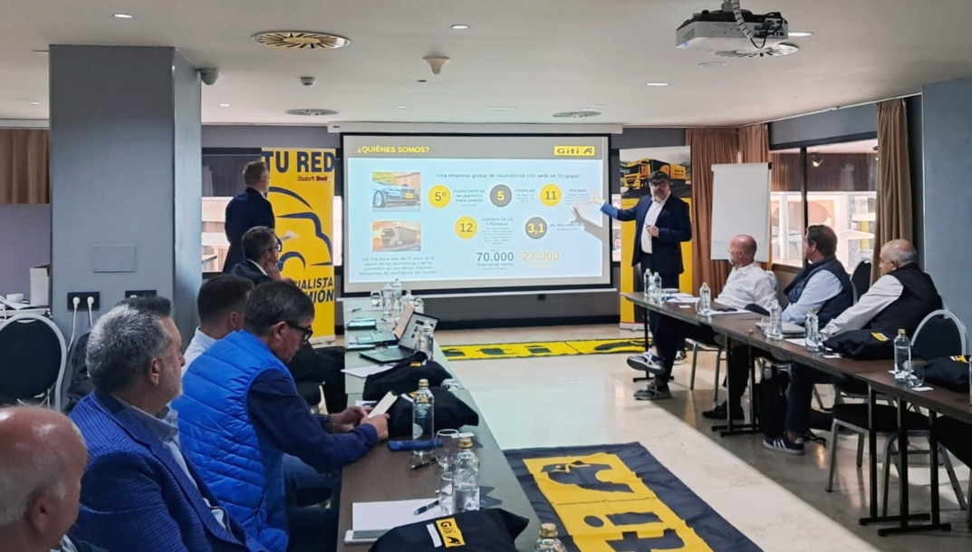 Center's Truck refuerza la unión con sus talleres en su II Convención celebrada en Madrid