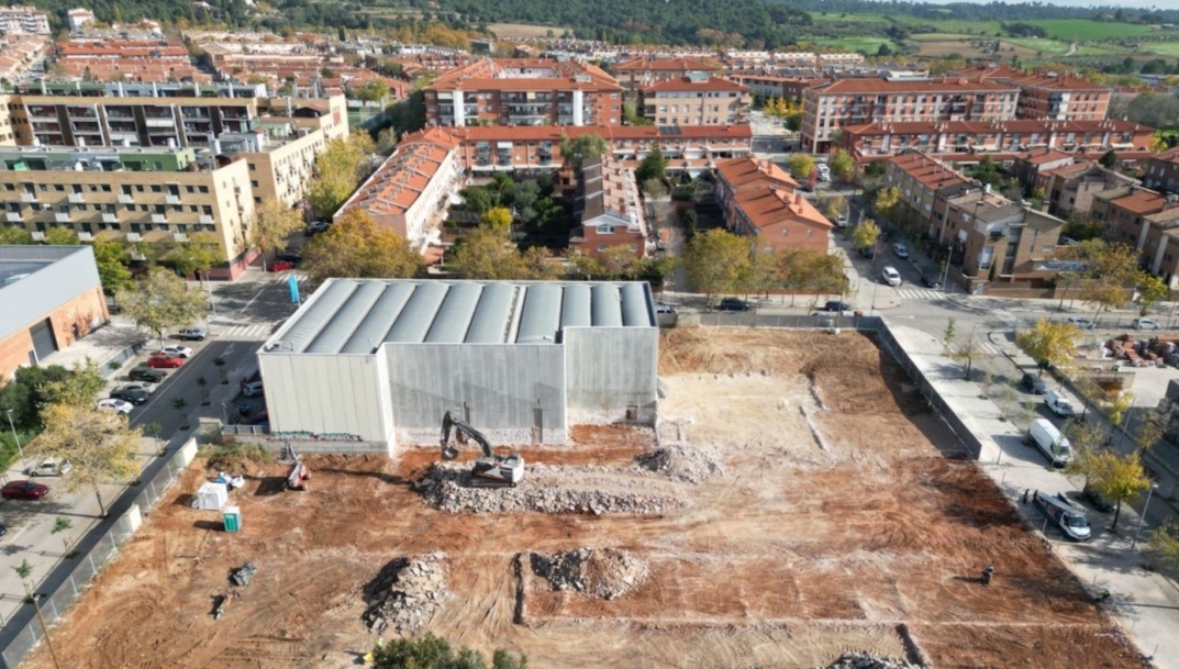 Vista aérea de las obras para la construcción del nuevo Esclat en Castellar del Vallès (Barcelona).