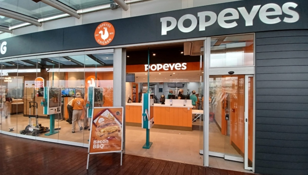 Popeyes alcanza los 50 restaurantes en la Comunidad de Madrid con una nueva apertura en Plaza Río 2